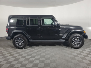 Jeep Wrangler Sahara 4 portes 2024 d'occasion, propre, transmission intégrale, conduite à gauche, intérieur foncé, régulateur de vitesse adaptatif, sièges en tissu, automatique, jantes R19 - Product Image 5