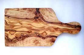 Planche à découper en bois d'olivier avec trou - Product Image 3