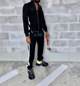 Chándal Ecológico con Capucha y Estampado, Ropa Resistente para Exteriores, Diseñada para Condiciones Frías y Difíciles - Product Image 4