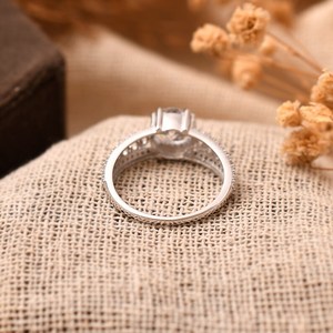 อาร์ตเดคโคเพชรมอยส์ซอไนต์ทรงกลมตัดยอดเยี่ยมแหวนที่ไม่ซ้ำกัน925สเตอร์ลิงเงินของขวัญวันเกิดปาร์ตี้สำหรับเครื่องประดับที่มีเสน่ห์ - Product Image 5