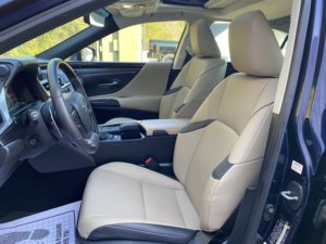 รถยนต์มือสองสภาพดี ปี 2020 เล็กซัส ES 350 V6 3.5L ขับเคลื่อนล้อหน้า - Product Image 4