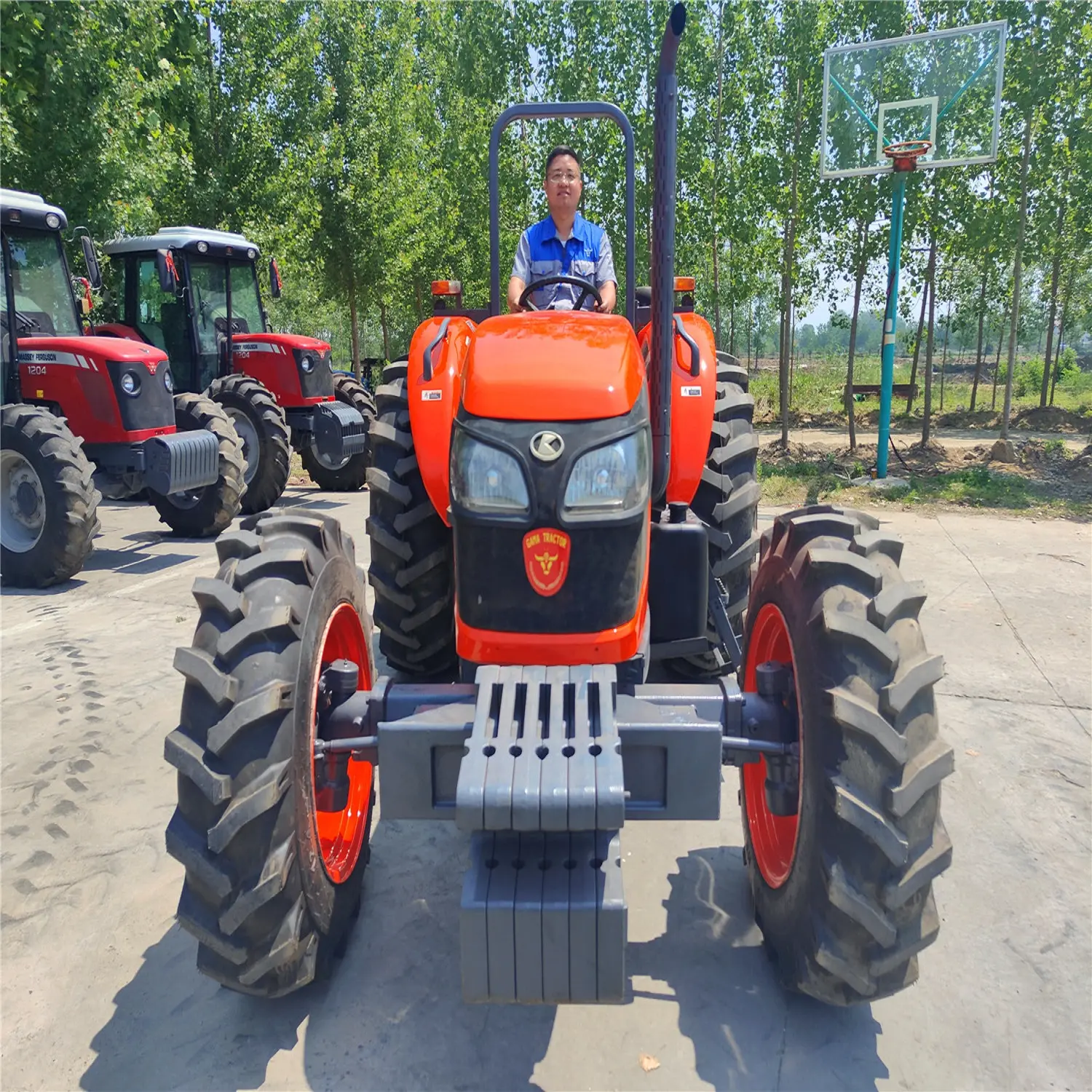 Hoge Kwaliteit Tweede Hand 4wd Kubota Tractor Kubota Tractor M 704K Farm Tractor Helmstok Goedkope Prijs