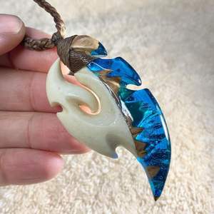 2024สินค้ามาใหม่สร้อยคอแบบใสแนวสตรีทบอยสร้อยแบบไม่สิ้นสุดสไตล์ฮิปฮอปพังค์สำหรับผู้ชายเครื่องประดับที่ทำจากเรซิ่น - Product Image 1