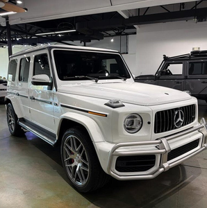 Mercedes-Benz Classe G AMG G 63 4MATIC 2025, SUV blanc avec feux LED et pneus R21 - Product Image 2