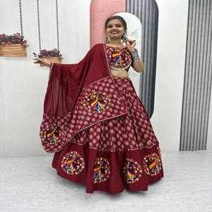 Ropa festiva Mujeres con estilo Algodón puro Lehenga Choli con bordado Gamathi pesado Trabajo hecho a mano Traje de diseñador elegante para Garba - Product Image 1