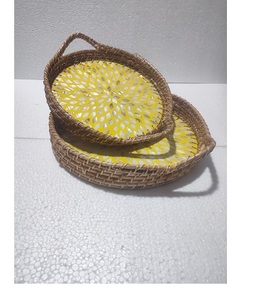 Plateaux de service en bois d'acacia avec poignées pour manger Pouf décoratif ou accessoire de table basse Grand plateau de lit en bois - Product Image 2