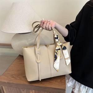 Tas Tangan Retro Mewah untuk Wanita Kapasitas Besar Warna Solid Tas Selempang Baru Tas Ketiak dengan Pita - Product Image 1