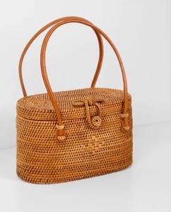 Sac en rotin Cylin avec poignée en cuir - Sac de plage de Bali - Sac en paille pour femmes - Sac fourre-tout en rotin tissé à la main - Sac à main bohème d'été - Product Image 3