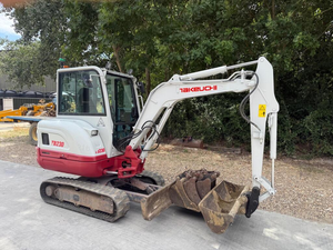 Superbe mini-excavatrice sur chenilles Takeuchi TB2150R, pompe hydraulique, moment de charge élevé, fonctionnement silencieux, cabine, moteur, système de pré-nettoyage 4 - Product Image 4