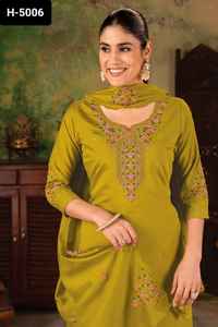 Seda romana Premium de diseñador indio con trabajo manual y trabajo de bordado Kurtis y pantalón con tallas grandes disponibles Salwar Kameez - Product Image 2