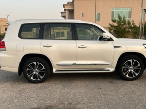 เกียร์ธรรมดา โตโยต้า ปี 2020 สำหรับแลนด์ครุยเซอร์ เบาะหนังสีเข้ม ระบบควบคุมความเร็วอัตโนมัติแบบแปรผัน ระบบควบคุมความเร็วคงที่ ระบบขับเคลื่อนล้อหน้า - Product Image 6