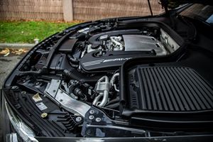 เมอร์เซเดส-เบนซ์ จีแอลซี 63 เอส คูเป้ ปี 2020 เครื่องยนต์วี8 ทวินเทอร์โบ ขับเคลื่อนล้อหลัง ระบบกันสะเทือนแบบถุงลม ระบบไฟฟ้า น้ำมันเบนซิน เกียร์อัตโนมัติ >8 ลิตร ล้อแม็ก R20 ไฟหน้าซ้าย ระบบควบคุมความเร็วอัตโนมัติ - Product Image 4