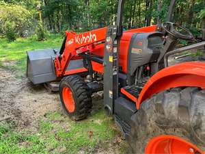 Tractor Diésel Kubota M62 TLB Listo para el Trabajo, con Cargador Frontal y Retroexcavadora, con un Fuerte Rendimiento Hidráulico y Excelente Operatividad - Product Image 5
