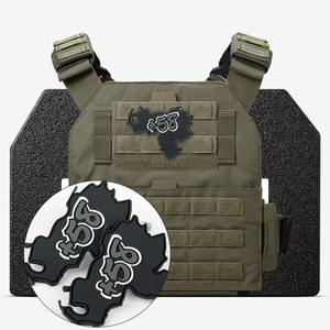 Logotipo de PVC en relieve 3D ecológico personalizado parches de goma suave insignias de camisa - Product Image 4