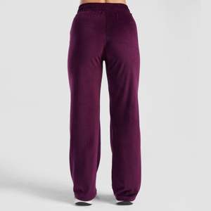 Pantalon décontracté pour femme Core Strive, coupe large, taille basse/moyenne, en tissu éponge respirant, couleur bordeaux - Product Image 3