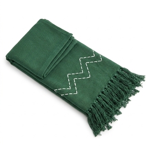 Manta Decorativa Ligera de Tela Suave Tejida en Zigzag, Color Verde Oliva, para Sofá, Cama, Hogar - Product Image 1