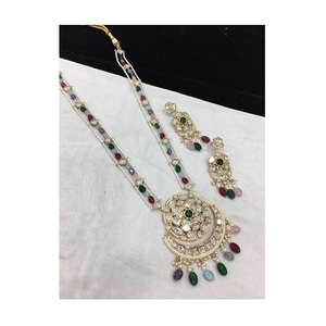 Ensemble de collier Moissanite Kundan radieux de qualité de luxe ensemble de bijoux classiques pour les mariés disponibles à un prix abordable - Product Image 1