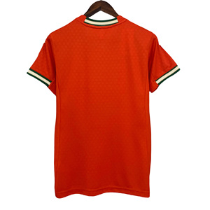 Maillot de football rétro unisexe T-shirt Ensembles d'uniformes de football personnalisés Technique de sublimation Matériel en polyester Équipes sportives d'été - Product Image 1