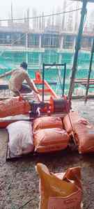 Machine de levage de matériaux de construction sur toit, manutention de sacs de ciment avec tambour à câble métallique et moteur électrique sur chantier - Product Image 3