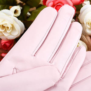 Guantes de moda de cuero de diseño moderno de alto rendimiento Tela elegante y cómoda para uso diario durante el invierno - Product Image 6