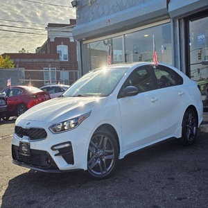 Kia Forte 2021 en parfait état - Product Image 1
