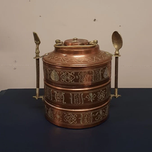 Vente en gros de boîte à lunch Tiffin en cuivre de forme ronde à 2 niveaux avec poignée pour pique-nique - Product Image 3