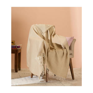 Jeté recyclé rougeâtre 50x60 pouces, certifié équitablement commercé en Inde, parfait pour les acheteurs éco-responsables recherchant des produits textiles de maison durables et doux - Product Image 6