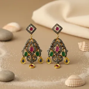 Boucles d'oreilles vintage plaquées or 22 carats avec sertissage clos rubis émeraude, bijoux de mariage pour femme, design géométrique - Product Image 3