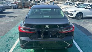 USATO 2025 Toyota Camry Hybrid Nera 2.5L (299 CV) 4 Cilindri Ibrida a Benzina Trazione Anteriore Cambio Automatico Guida a Sinistra - Product Image 4