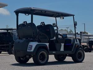 Carrito de Golf Clásico de Gasolina de 3-4 Plazas, Nuevo y Económico, Vehículo Utilitario con Batería de Plomo-Ácido de 5kW, Velocidad de 50-70 km/h, Autonomía de 70-90 km - Product Image 2