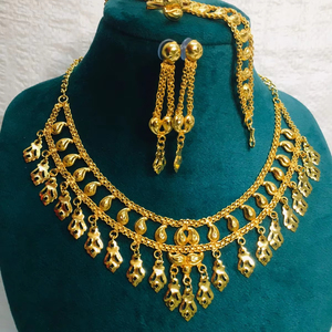 ชุดสร้อยคอแฟชั่นดูไบชุบทอง24K ชุดต่างหูหวีเข็มกลัดไข่มุกดอกไม้คลาสสิกวันครบรอบทองแดง - Product Image 1