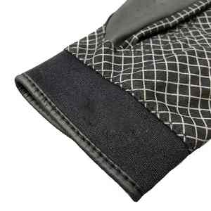 Gants de golf en cuir véritable de haute qualité pour hommes, main gauche et droite, sangle de poignet réglable, imperméables, ajustement parfait pour les sports de plein air - Product Image 3