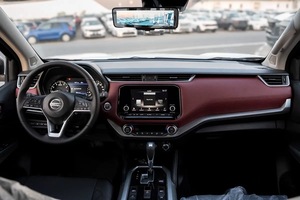 Nuovissimo Nissan X-Terra 2025 SUV Grigio Platino, 199 CV, 4 Cilindri, 7 Posti, Motore a Benzina, Guida a Sinistra, Trasmissione Automatica - Product Image 2