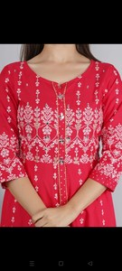 Đẹp In 3 PC Set Cao Cấp Nặng Rayon Đỏ Kurti Và Quần Với Dupatta Cho Phụ Nữ Và Cô Gái Nặng Thiết Kế Mặc - Product Image 3