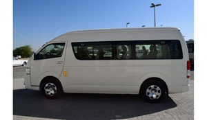 HIACE 2022 d'occasion, Van AWD, sièges en cuir R20, ACC, 16 places, conduite à gauche, automatique, intérieur clair, éclairage LED - Product Image 2