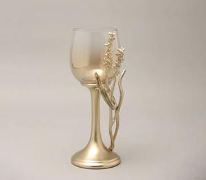 เชิงเทียนคลาสสิกหรูหราด้วยการออกแบบทางศิลปะที่สมบูรณ์แบบสำหรับโต๊ะกลางเน้นและตกแต่งบ้าน - Product Image 2