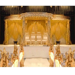 Elegante y Estiloso Mandap de Cristal en Espiral Dorado para Decoración de Bodas, Decoración Tradicional Elegante de Cristal en Espiral para Bodas en Australia - Product Image 1