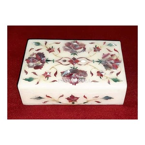 Boîtes de décoration de bijoux en marbre blanc de forme rectangulaire polie à la main avec incrustations de nacre - Product Image 1