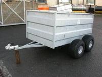 Remorque à plateau plat en aluminium blanc 5,5 m x 2,2 m (7x14 pi) Capacité de charge 2001-3000 kg Acier galvanisé Double essieu Remorque utilitaire pour transport de marchandises