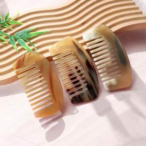 PEINE DE CUERNO HECHO A MANO PERSONALIZADO NATURAL con dientes finos y anchos Peine de cuerno de búfalo hecho a mano para peinar el cabello - Product Image 5