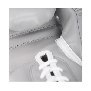 Gants de boxe imperméables sur mesure de haute qualité pour l'entraînement et la compétition avec grip antidérapant, sangle de poignet réglable, service OEM - Product Image 4