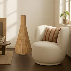 Lampe sur pied en rotin tressé écologique, forme minimaliste, éclairage naturel fait main, idéale pour les acheteurs en gros - Product Image 3