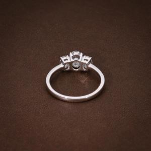 Bague de fiançailles ovale à trois pierres de 1,17 CTW, diamants de laboratoire de forme ovale, certifiés F VVS1 VVS2, bague à trois diamants, bague de promesse - Product Image 3