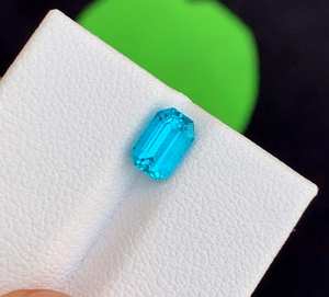 100% ธรรมชาตินีออนสีฟ้า Apatite พลอยหลวมเกรดแฟนซีเหลี่ยมเพชรพลอยตัดเหมาะสําหรับเครื่องประดับทําใช้ OEM จํานวนมาก - Product Image 1