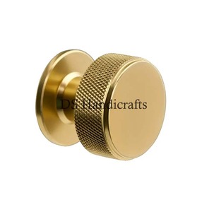 Boutons de tiroir de bureau de conception moderne fabriqués à la main Poignées de porte de garde-robe en aluminium Villa en laiton. - Product Image 6