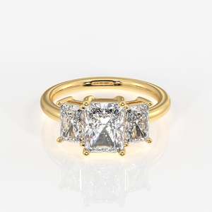 แหวนเงินสเตอร์ลิงประดับเพชรโมอิสซาไนต์ทรงเรเดียนท์คัทสามเม็ด - Product Image 1