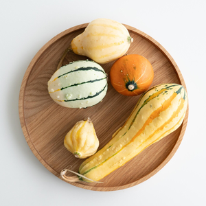 Bandeja de madera duradera para cocina, comedor y exhibición decorativa de Crescent Crafts - Product Image 2