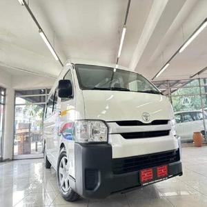 Toyota Hiace Hiroof usado, Modelo 2020-2021, autobús turístico con volante a la izquierda con garantía, bastante usado y nuevo, excelente estado - Product Image 3