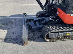 Mini pelle Kubota KX040-4 2022 - Excavatrice de 4 tonnes à faible consommation de carburant et durable pour l'aménagement paysager et les travaux d'entretien des équipements - Product Image 6