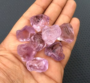 หินอเมทิสต์สีชมพูดิบธรรมชาติ5ชิ้นหินหยาบแบบไม่ผ่านการบำบัด20-30มม. สำหรับทำจี้อัญมณีหลวม - Product Image 2
